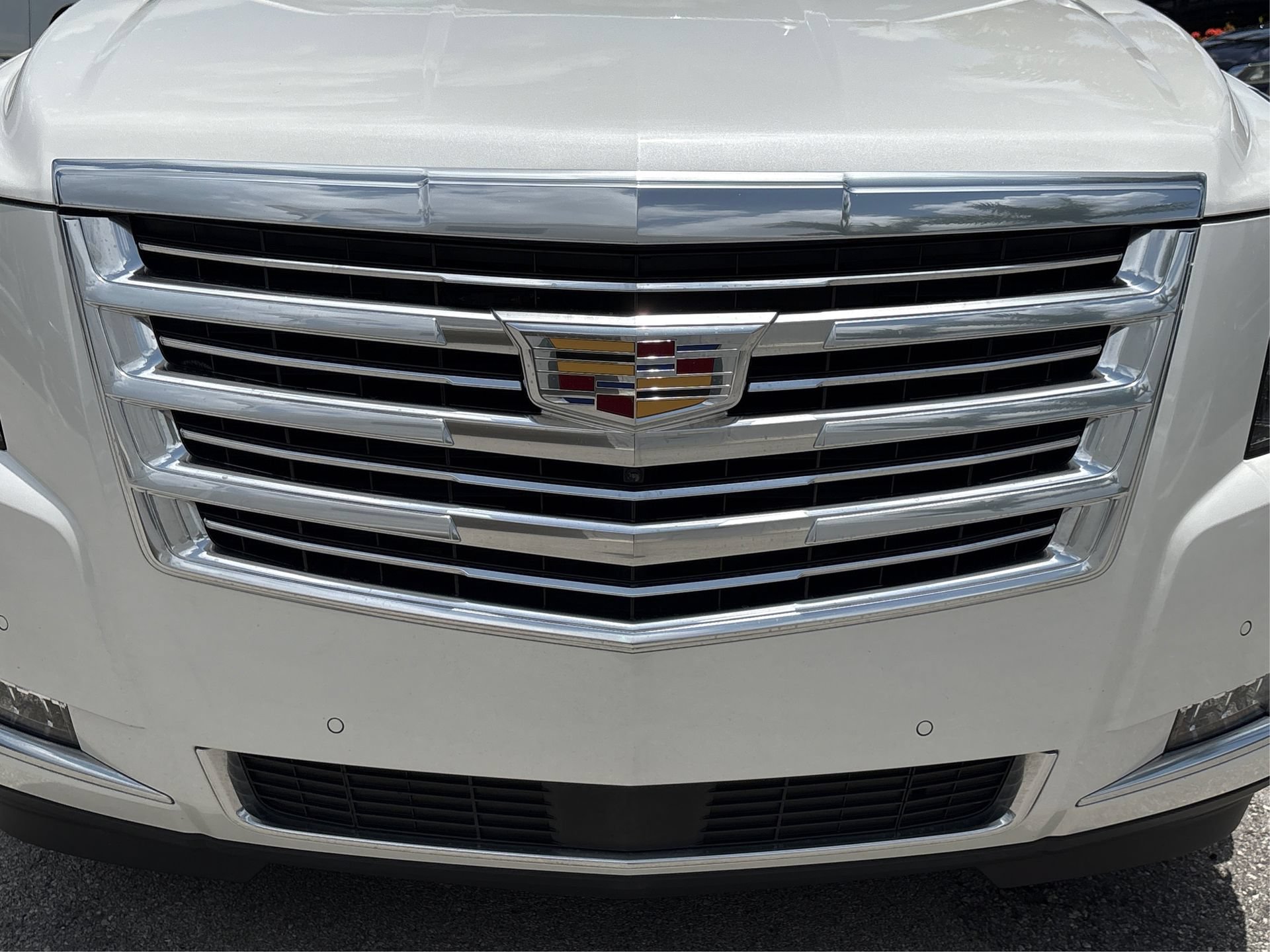 Used 2020 Cadillac Escalade Platinum RWD image 17