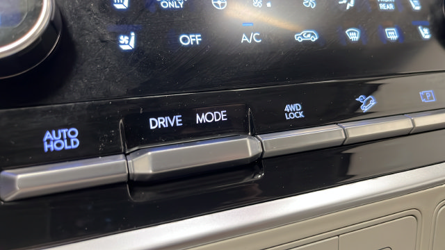 Used 2024 Hyundai Santa Fe Calligraphy AWD/4WD image 33
