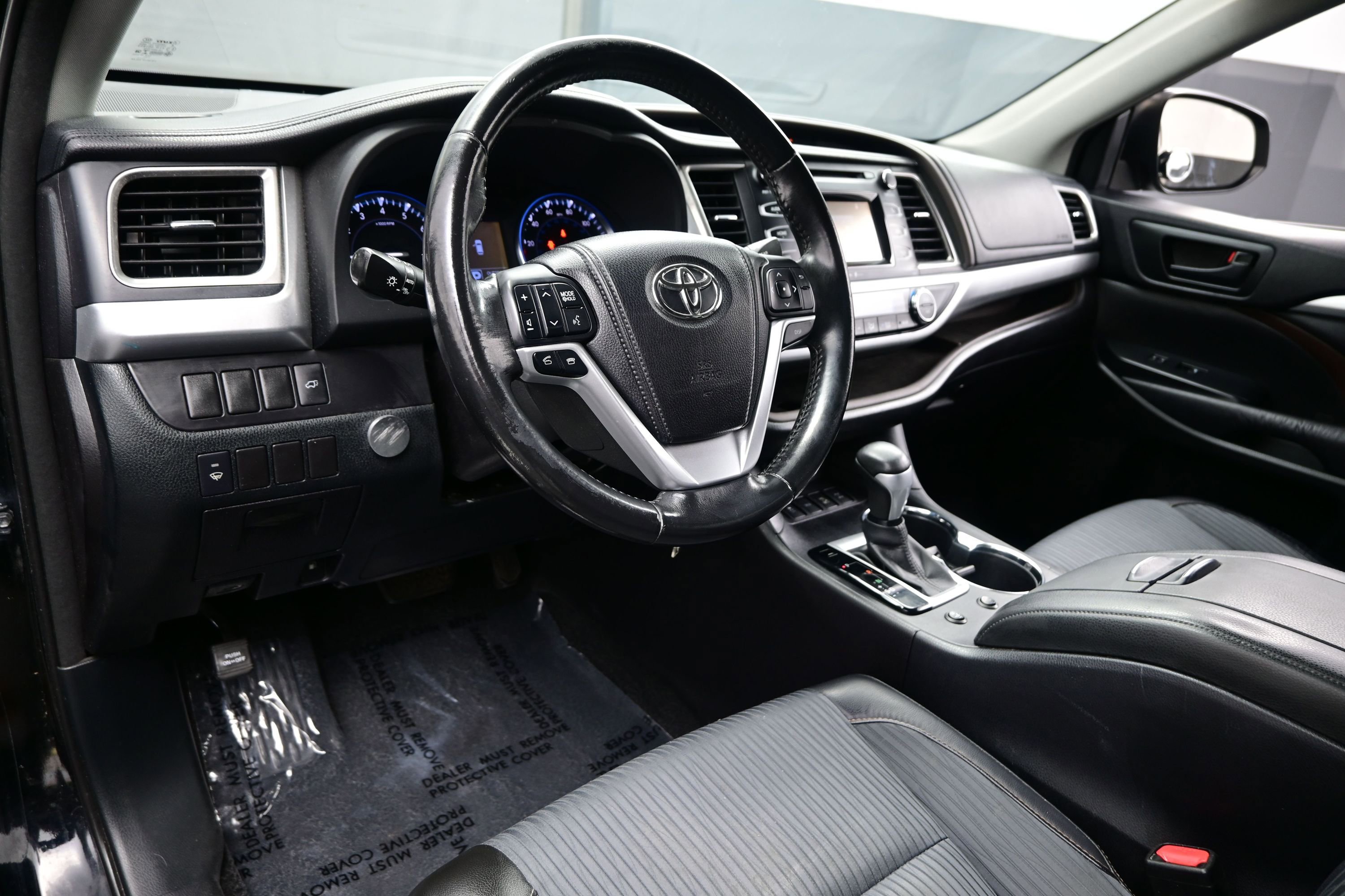 Used 2014 Toyota Highlander Plus AWD/4WD image 12