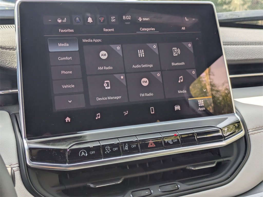 Used 2025 Jeep Compass Limited image 20