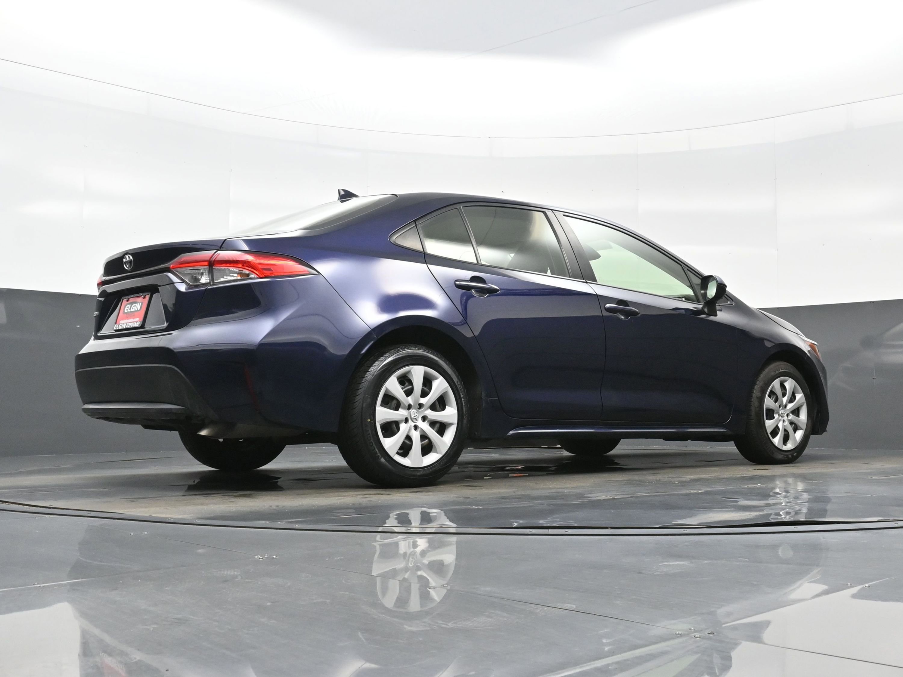 Used 2021 Toyota Corolla LE w/ Carpet Mat Package (TMS) image 30