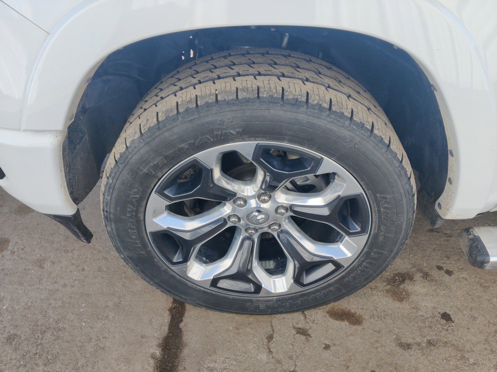 Used 2022 RAM 1500 Limited w/ Bed Utility Group image 9