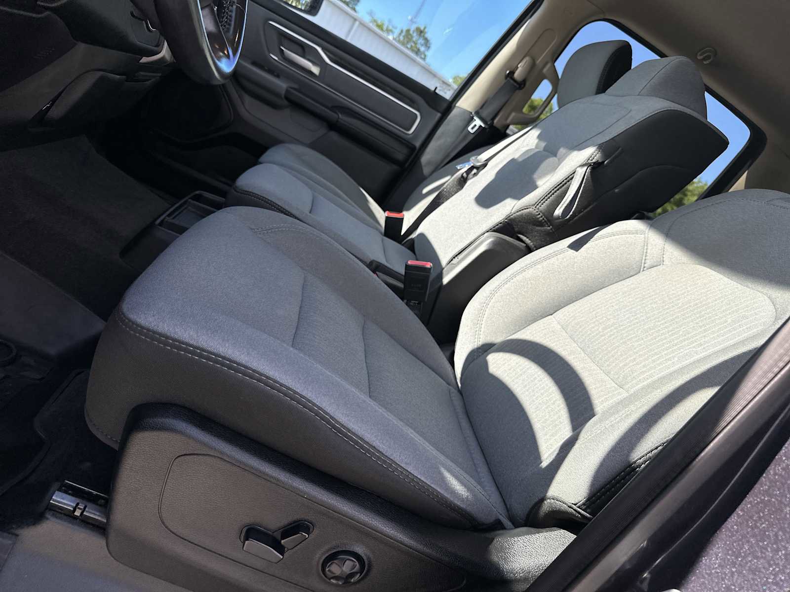 Used 2020 RAM 1500 Big Horn image 11