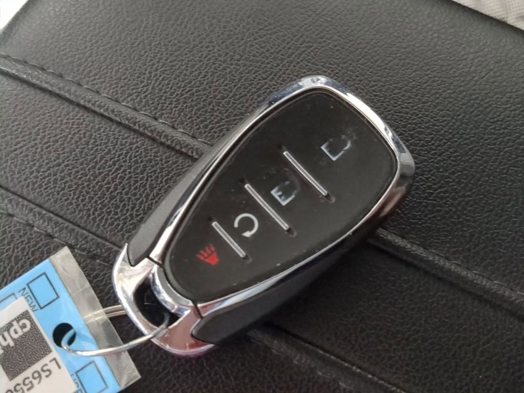 Used 2020 Chevrolet Blazer LT image 38