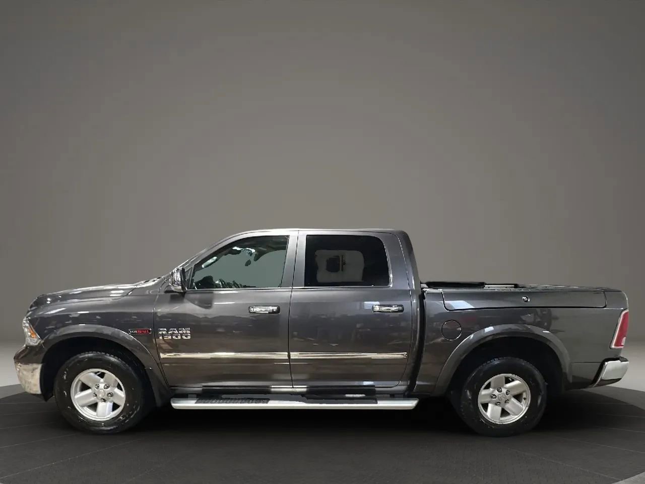 Used 2015 RAM 1500 Limited image 2