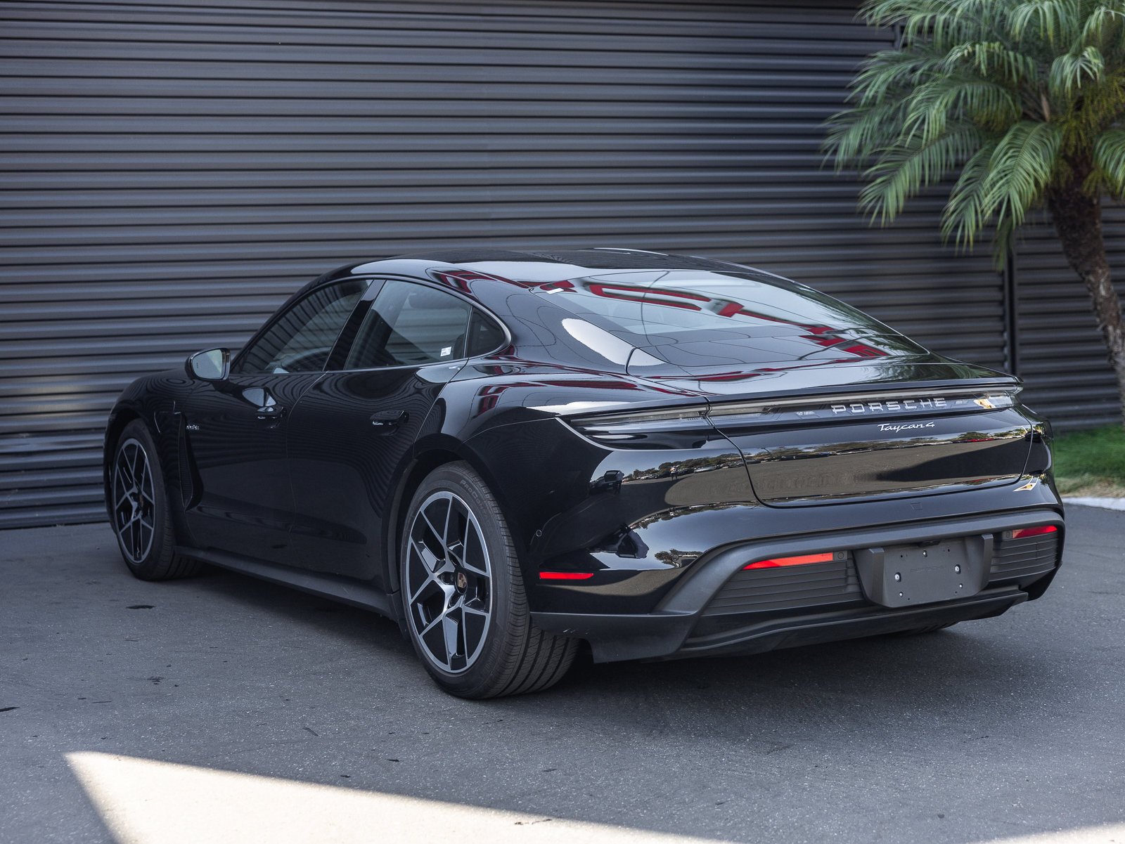 Certified 2025 Porsche Taycan AWD/4WD image 3