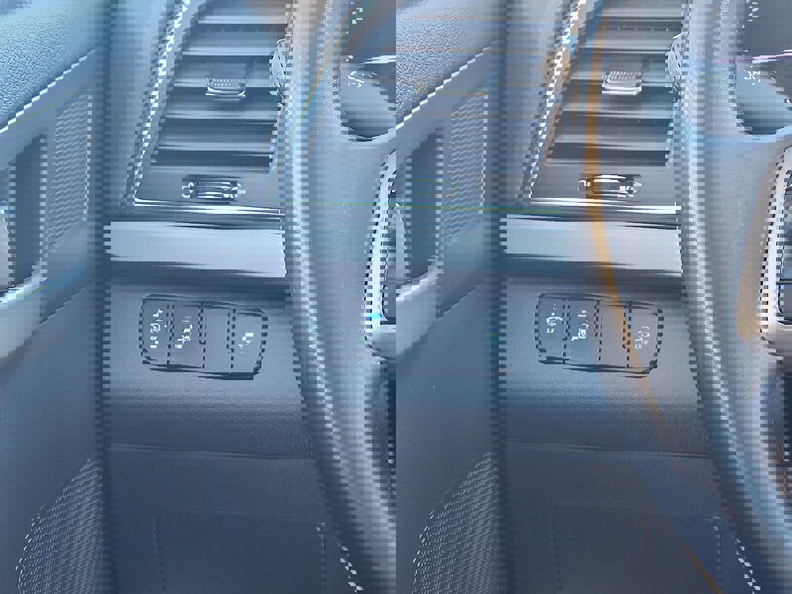 Used 2017 Hyundai Elantra Limited w/ Limited Tech Package 04 image 13