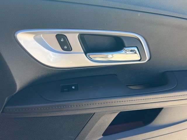 Used 2017 Chevrolet Equinox LT w/ Convenience Package image 27