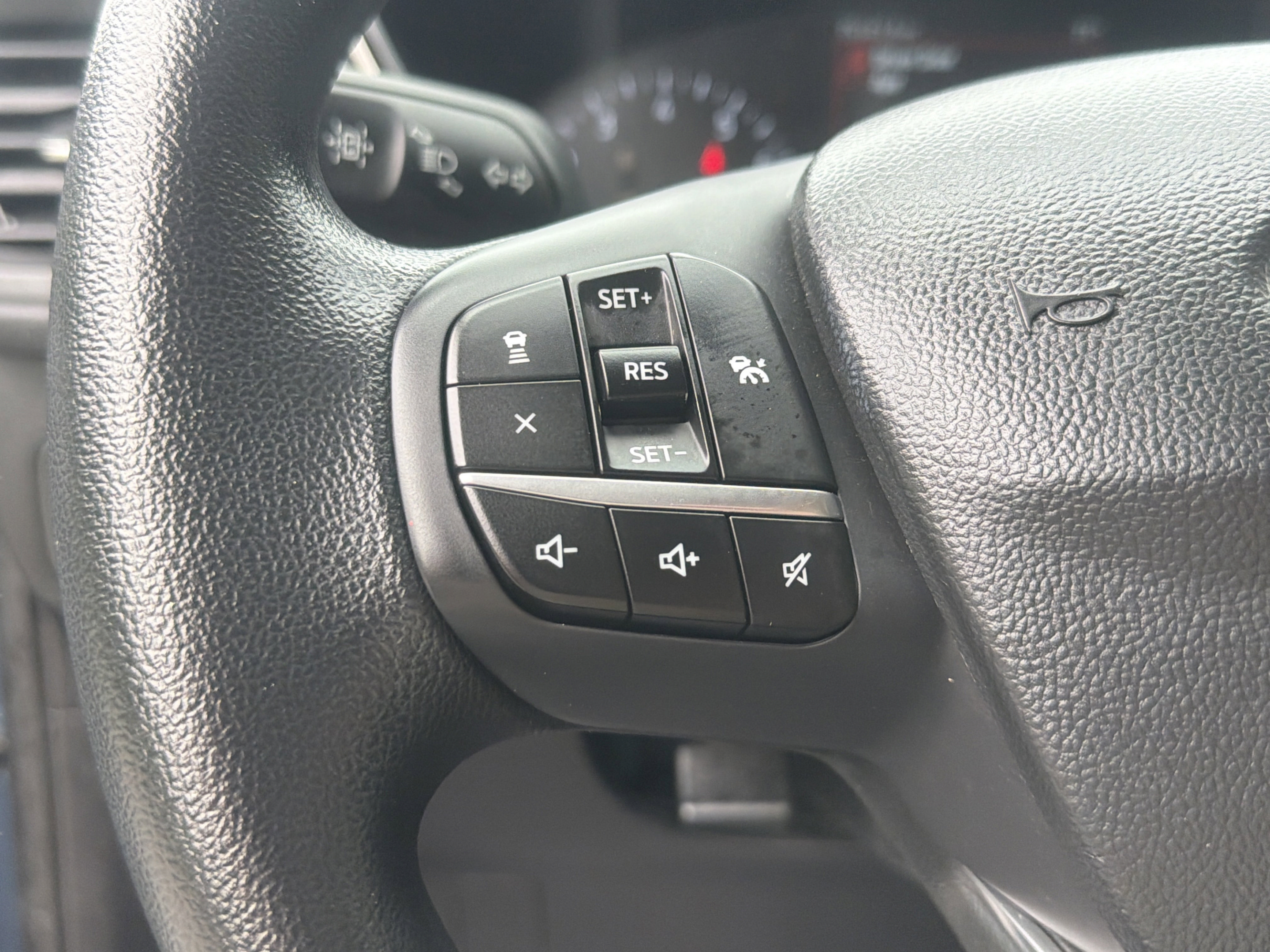 Used 2020 Ford Escape SE FWD image 11