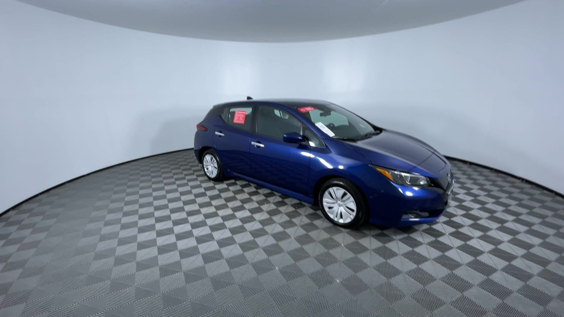 Certified 2025 Nissan Leaf S FWD image 2
