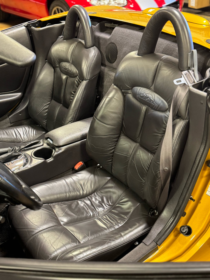 Used 2002 Chrysler Prowler image 12