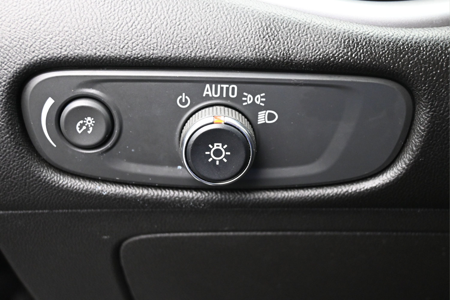 Used 2024 Chevrolet Malibu LT FWD image 19