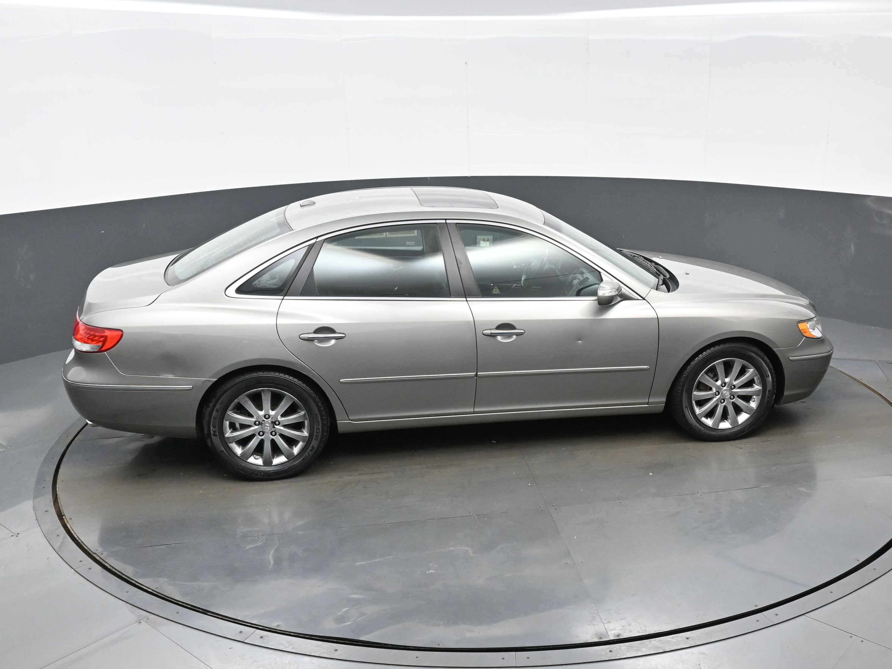 Used 2009 Hyundai Azera Limited w/ Ultimate Navigation Pkg 4 FWD image 37
