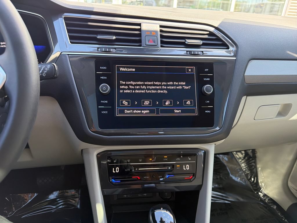Certified 2023 Volkswagen Tiguan SE w/ Panoramic Sunroof Package AWD/4WD image 20