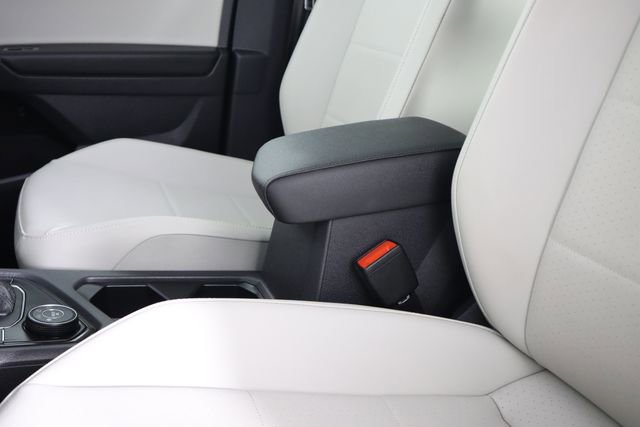 Used 2020 Volkswagen Tiguan SE w/ Panoramic Sunroof Package image 49