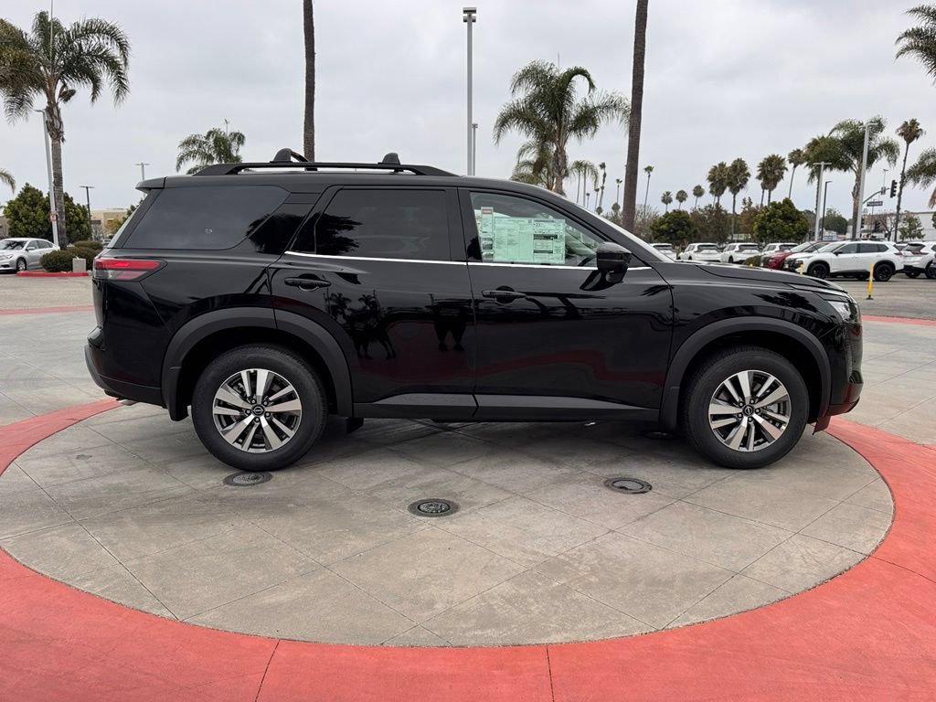 New 2026 Nissan Pathfinder SL FWD image 9
