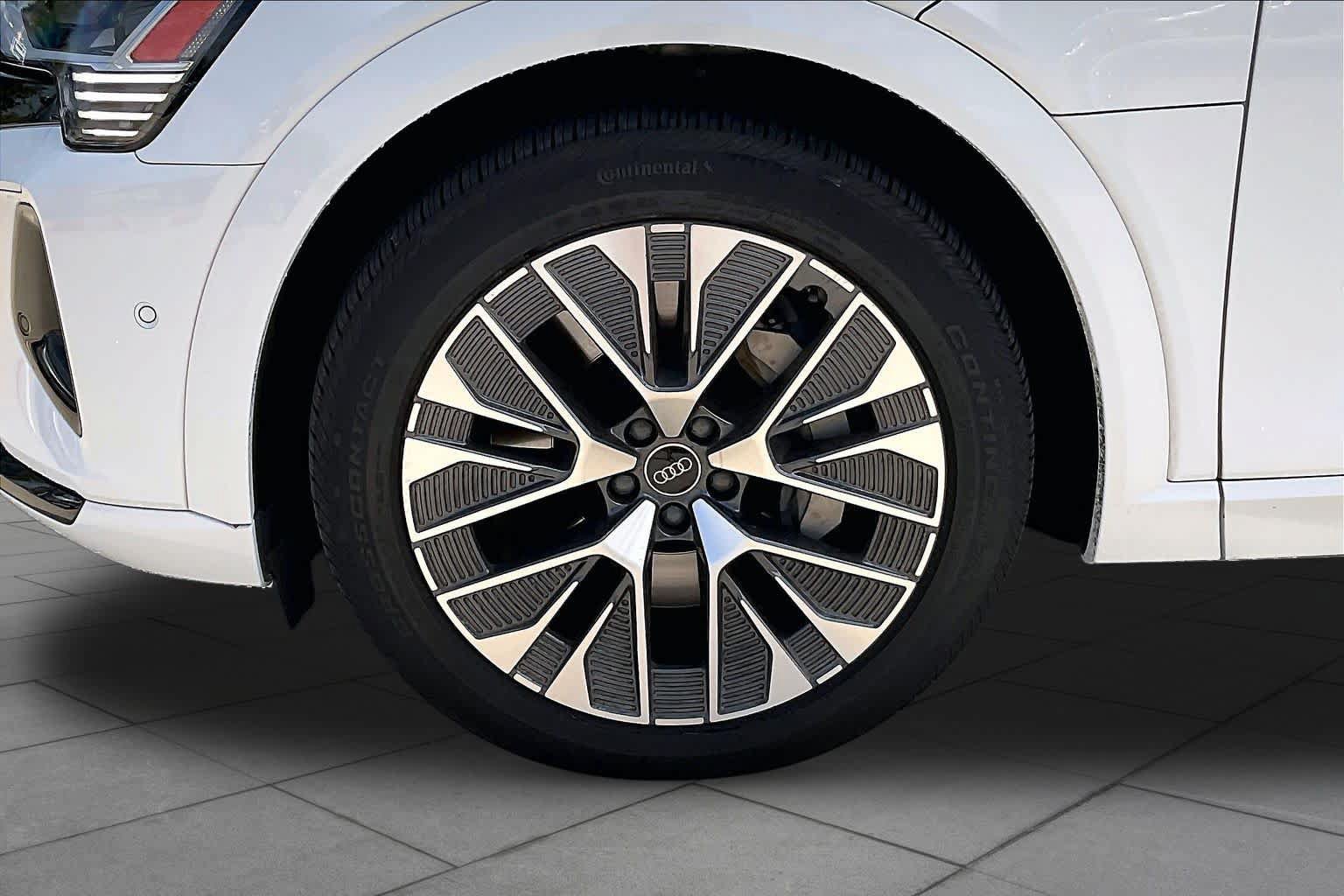 Used 2024 Audi Q8 e-tron Prestige w/ Prestige Package AWD/4WD image 10