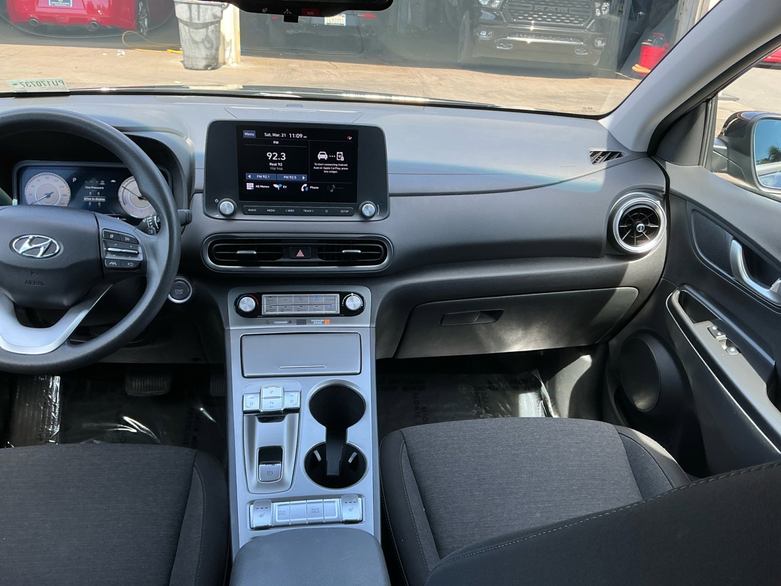 Used 2023 Hyundai Kona SE w/ Cargo Package FWD image 16