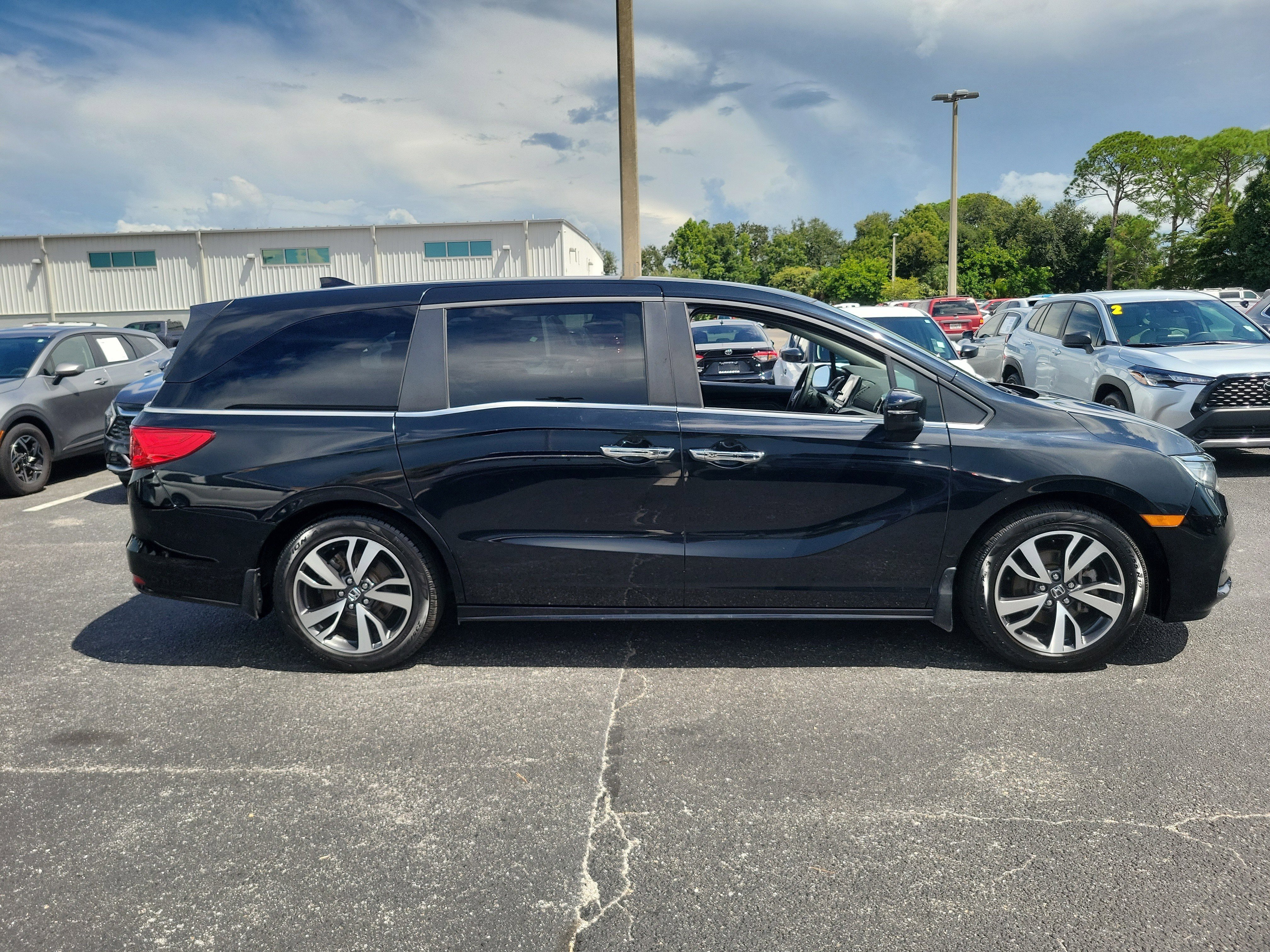 Used 2021 Honda Odyssey Touring image 7