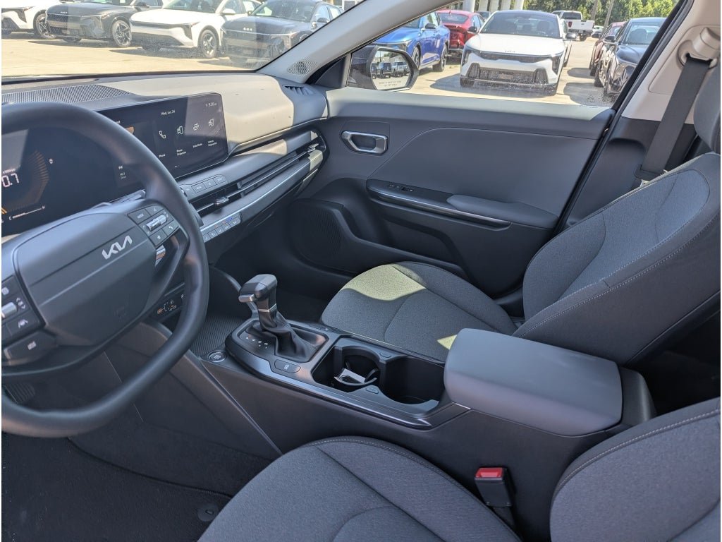 Used 2025 Kia K4 FWD image 13