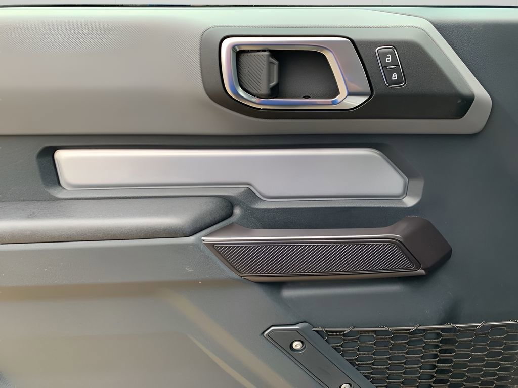 Used 2024 Ford Bronco Black Diamond image 11