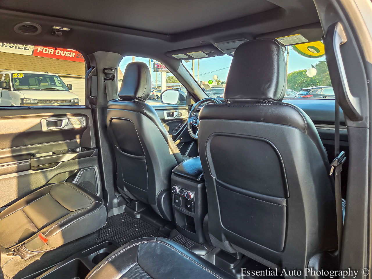 Used 2020 Ford Explorer Limited AWD/4WD image 30