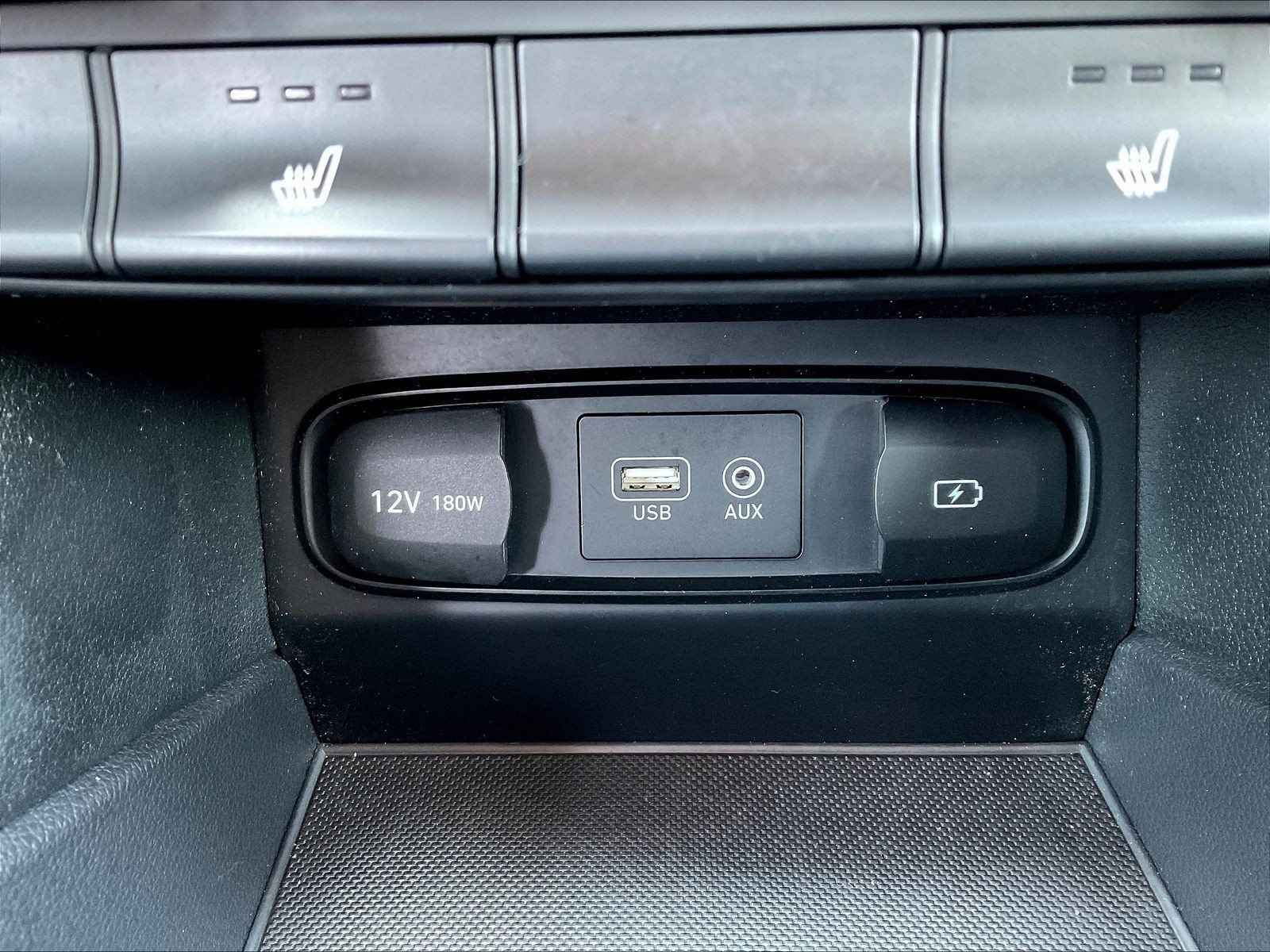Used 2019 Hyundai Santa Fe SEL FWD image 16