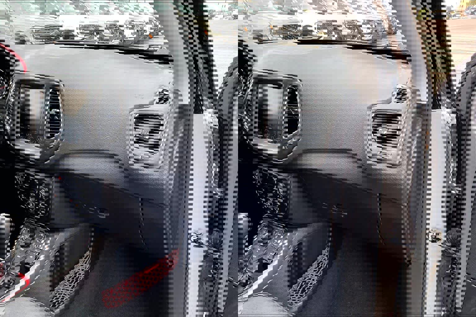 Used 2019 Jeep Compass Trailhawk image 18