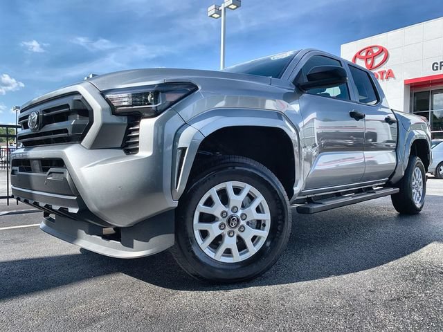 Used 2025 Toyota Tacoma SR w/ SR Upgrade Package AWD/4WD image 4