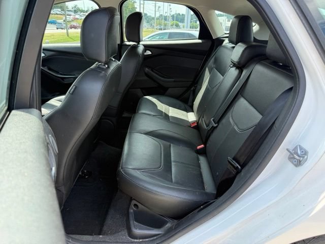 Used 2018 Ford Focus Titanium w/ Titanium Technology Package FWD image 14