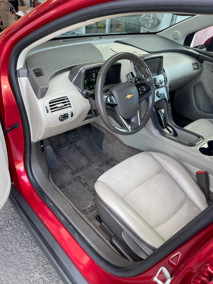 Used 2013 Chevrolet Volt Premium w/ Premium Trim Package image 9