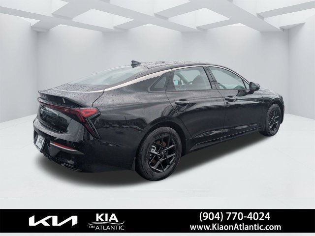 New 2027 Kia K5 LXS FWD image 3