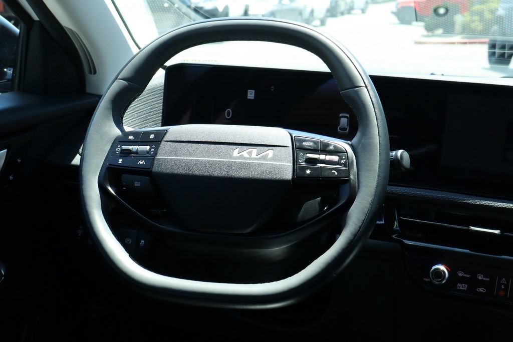 Used 2025 Kia EV6 Wind RWD image 27