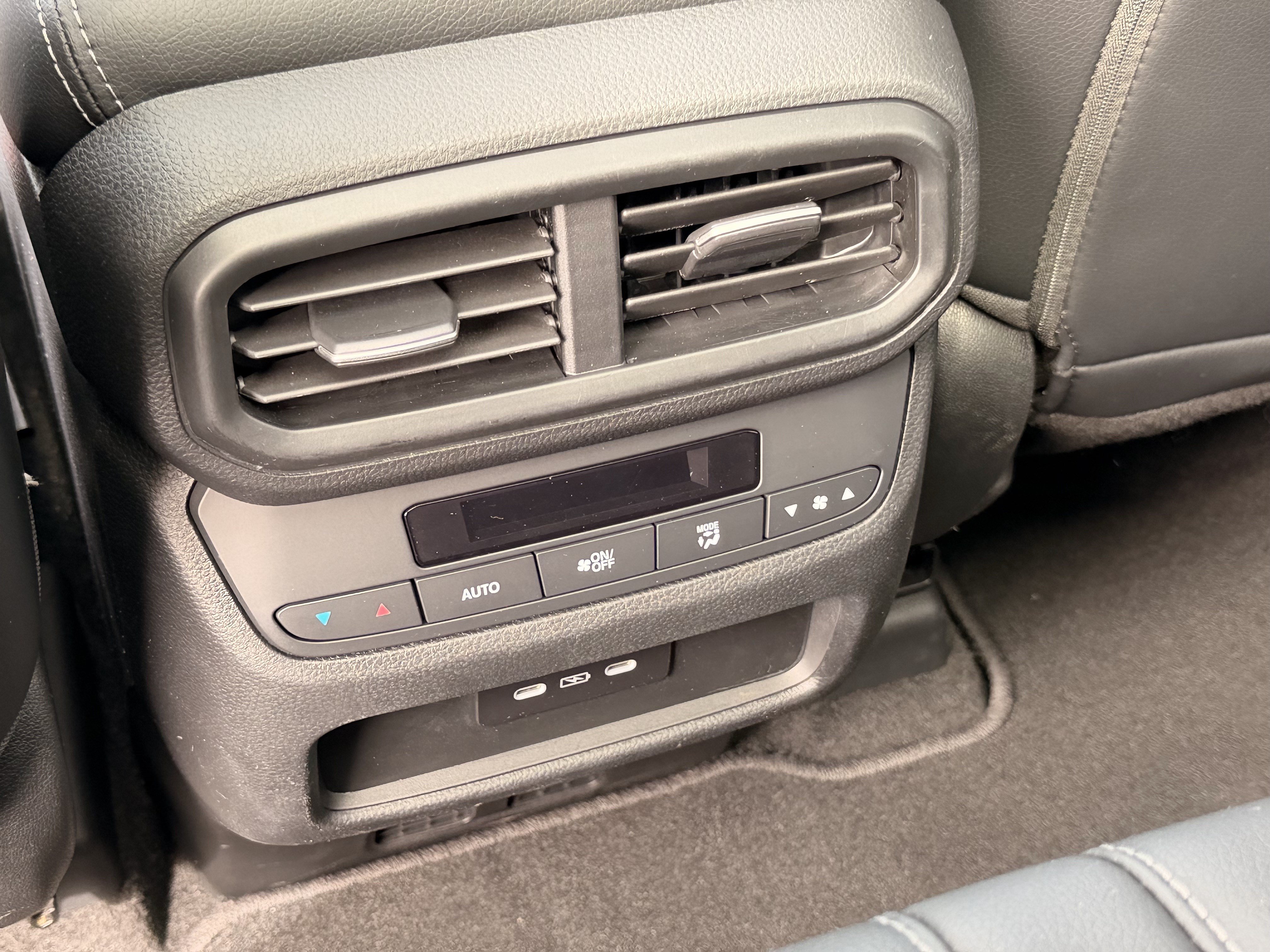 Used 2025 Honda Pilot Touring image 28