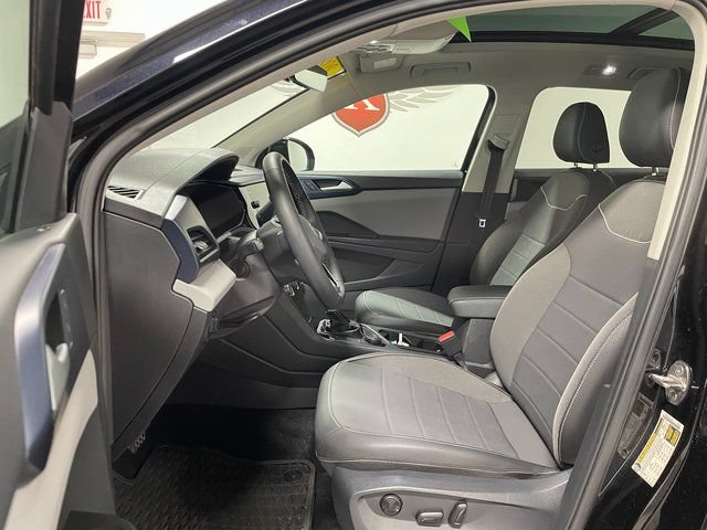Used 2023 Volkswagen Taos SE w/ Panoramic Sunroof Package AWD/4WD image 12