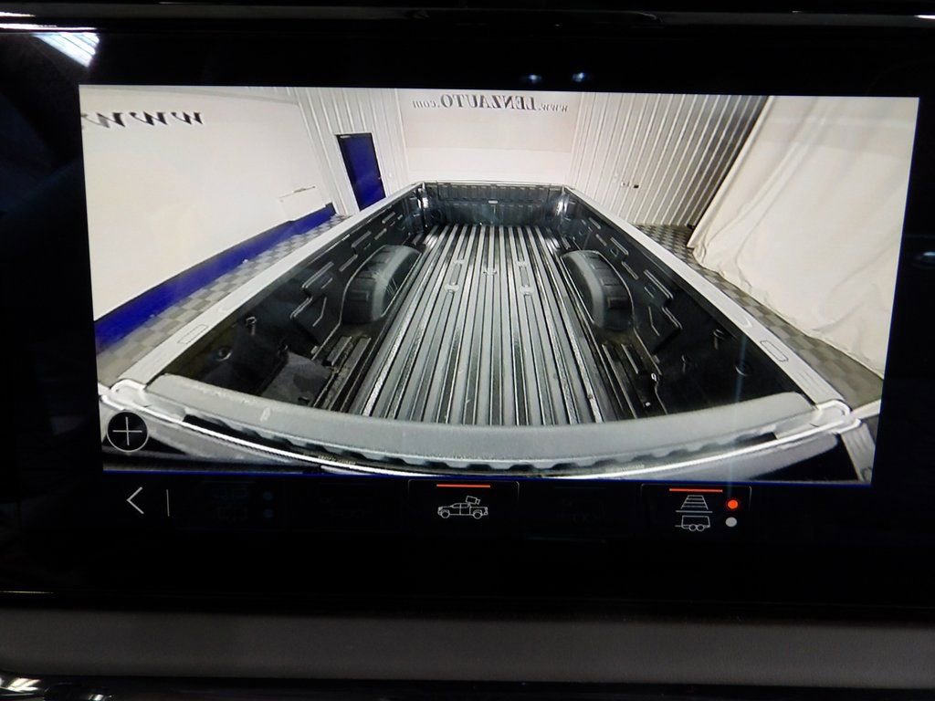 Used 2025 GMC Sierra 2500 AT4X image 31