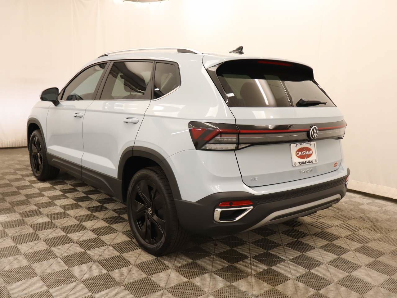New 2026 Volkswagen Taos SE FWD image 3