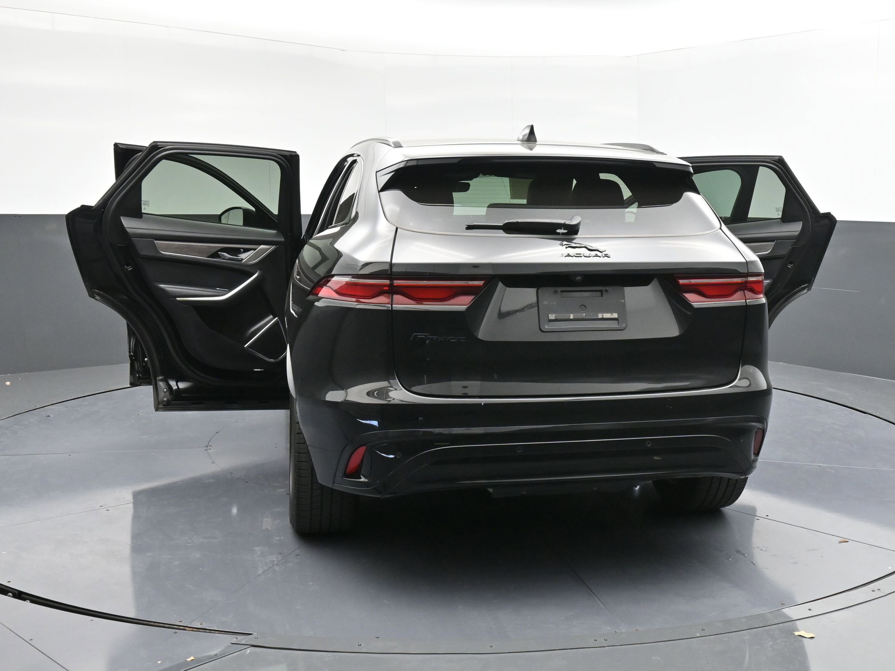 Used 2022 Jaguar F-PACE S image 45