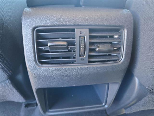 Used 2025 Nissan Rogue S AWD/4WD image 16