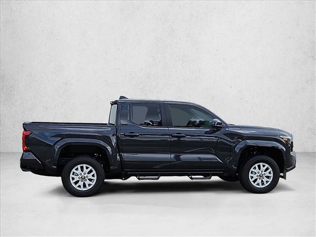 Used 2025 Toyota Tacoma SR5 AWD/4WD image 4
