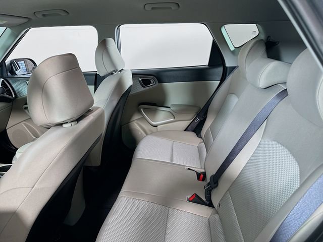 Used 2025 Kia Soul LX w/ LX Technology Package image 18