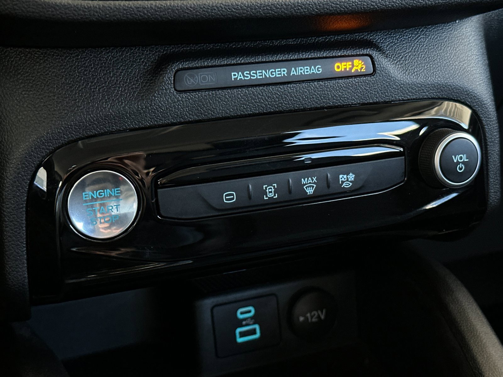 Used 2023 Ford Escape SE image 18