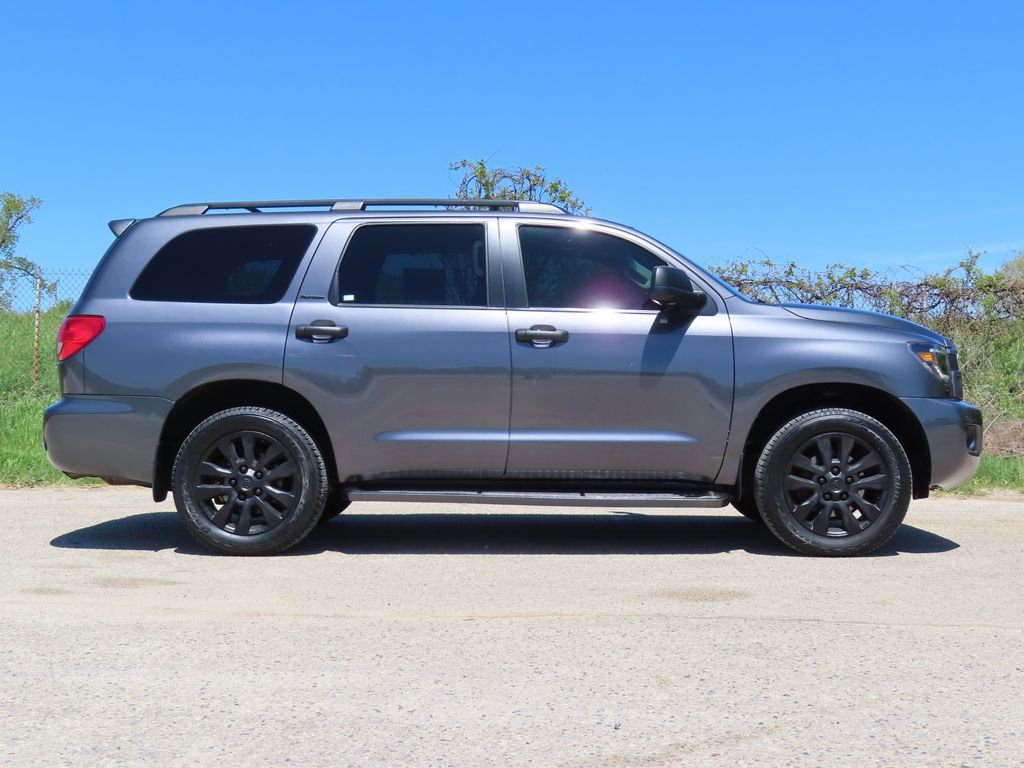 Used 2013 Toyota Sequoia Platinum AWD/4WD image 2
