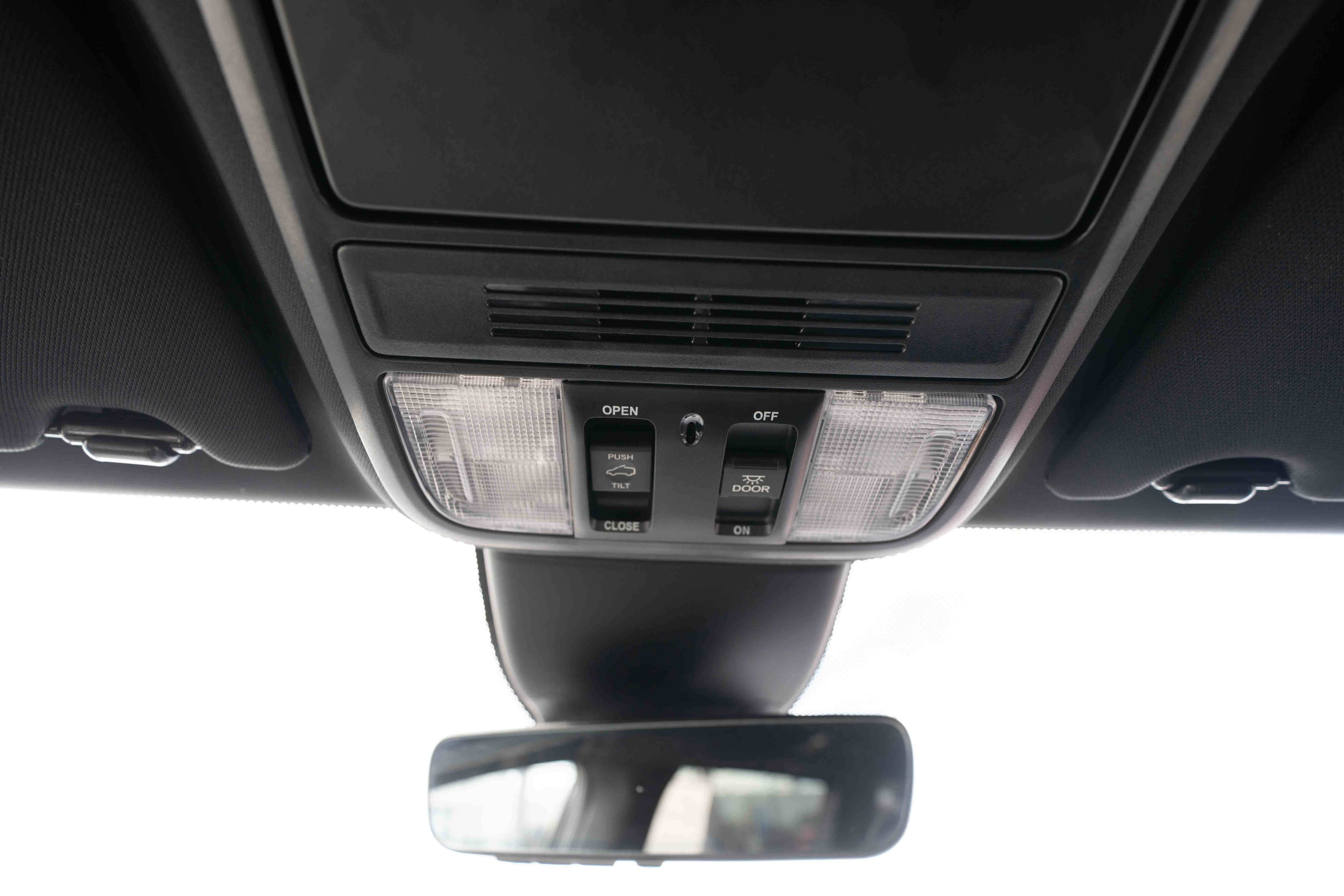 Used 2025 Honda Odyssey Sport-L image 18