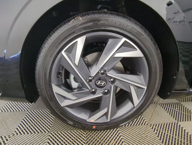 New 2026 Hyundai Elantra Limited FWD image 16