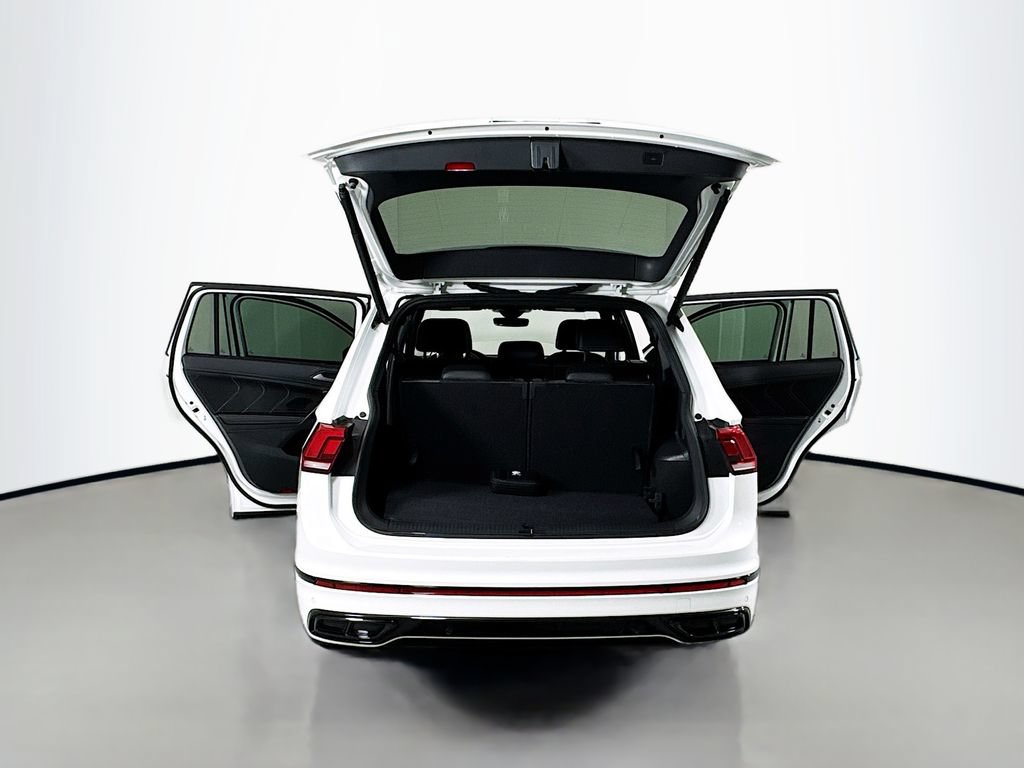 Used 2024 Volkswagen Tiguan SE R-Line FWD image 22