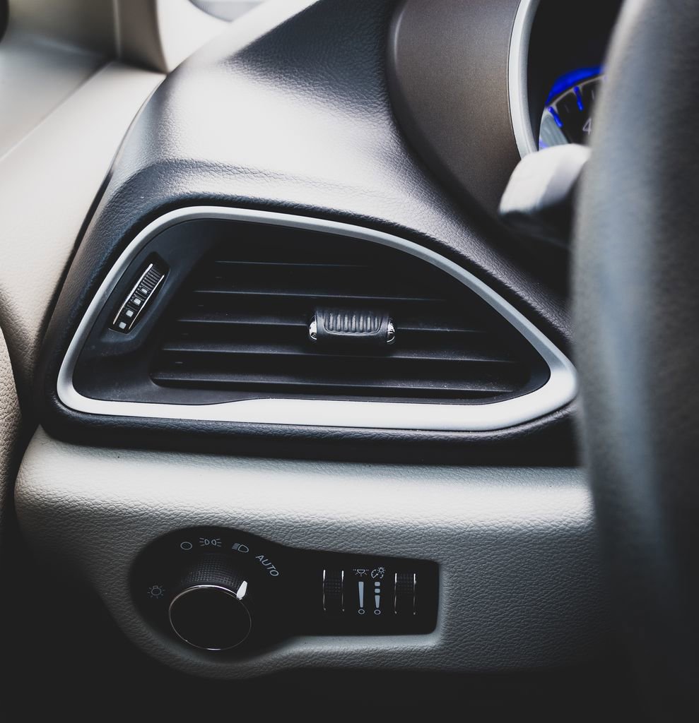 Used 2017 Chrysler Pacifica Touring image 9