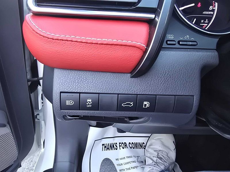 Used 2018 Toyota Camry SE image 19