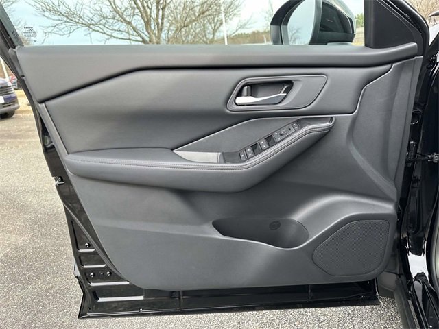 New 2026 Nissan Rogue SV image 14