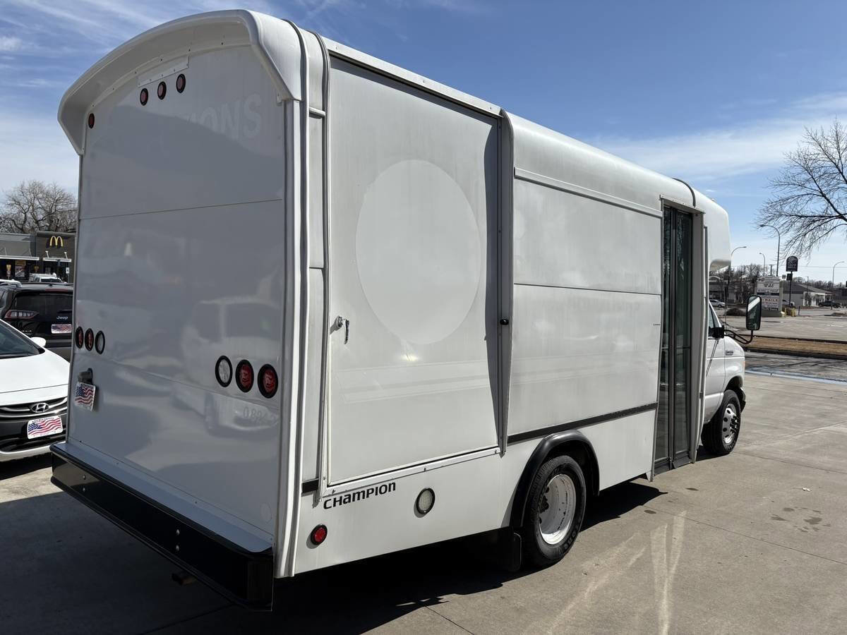 Used 2006 Ford E-450 and Econoline 450 RWD image 6